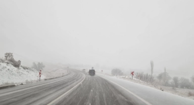 Domaniç - İnegöl dağ yolu kar ve tipi nedeniyle ağır vasıtalara kapatıldı