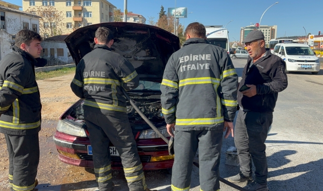 Edirne'de otomobil alev aldı