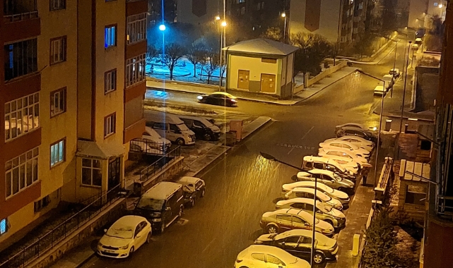 Erzurum’da kar yağışı nedeniyle eğitime bir gün ara verildi