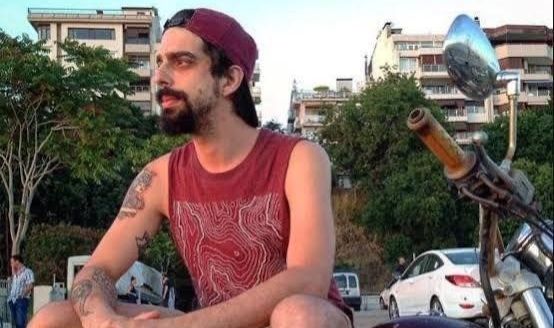 Eski kız arkadaşını darp eden müzisyen hakkında 1 yıl 9 ay hapis