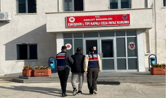 Eskişehir'de çocuğun cinsel istismarı suçundan aranan yabancı uyruklu şahıs yakalandı
