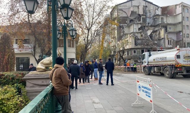 Eskişehir'de yıkım çalışması “kapalı gişe” devam ediyor