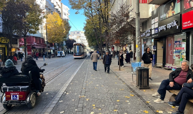 Eskişehirliler bugün sıcak havanın keyfini çıkarttı