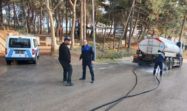 Gemlik Belediyesinden yola beton döken firmaya ceza