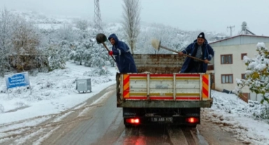 Gemlik'te köy yolları kara karşı tuzlandı