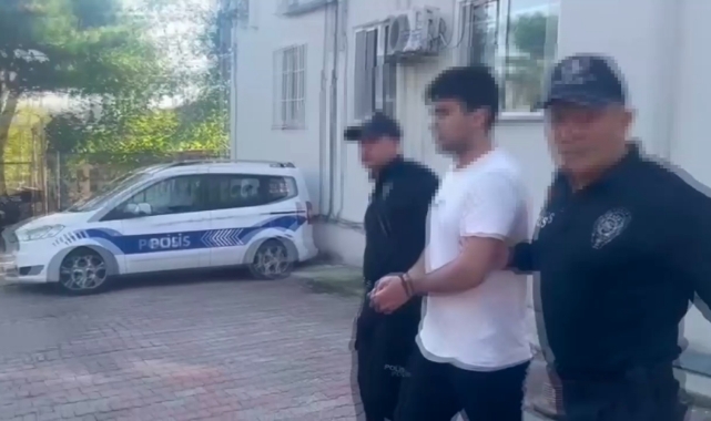 Gürültü yaptı diye küçük çocuğa yumruk atıp yere fırlattı