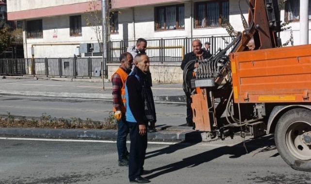 Hakkari'de şehir içi trafik levhaları takıldı