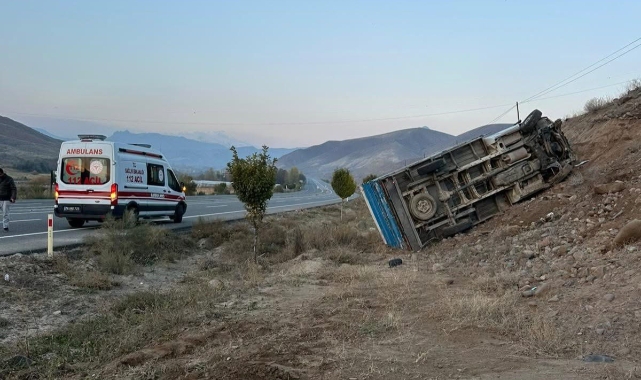 Iğdır’da kamyonet devrildi: 2 yaralı   