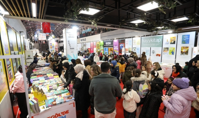 İnegöl'de kitap fuarına öğrenci akını