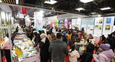 İnegöl'de Kitap Günleri coşkuyla devam ediyor