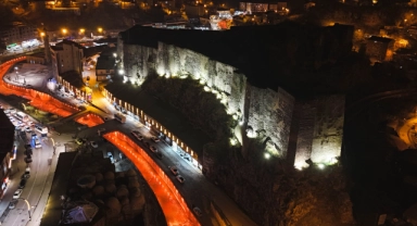 Işıklandırılan Bitlis'te gece güzelliği