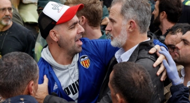 İspanya'da sel bölgesini ziyaret eden Kral Felipe ve Başbakan Pedro Sanchez’e saldırı!