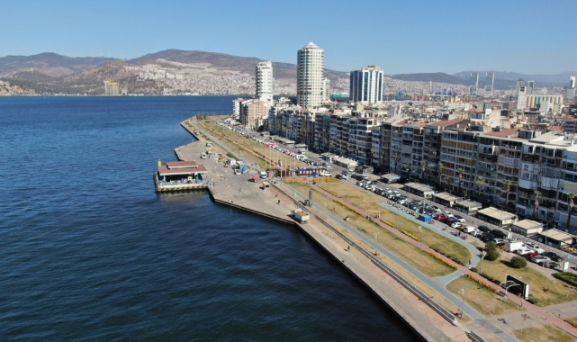 İzmir Kordon'da taşkınlara karşı kurulan beton bariyerlerin yüzde 60'ı tamam