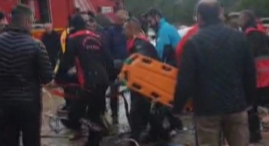 Kahramanmaraş’ta okulda duvarın çökmesi sonucu yaralananlar kurtarıldı