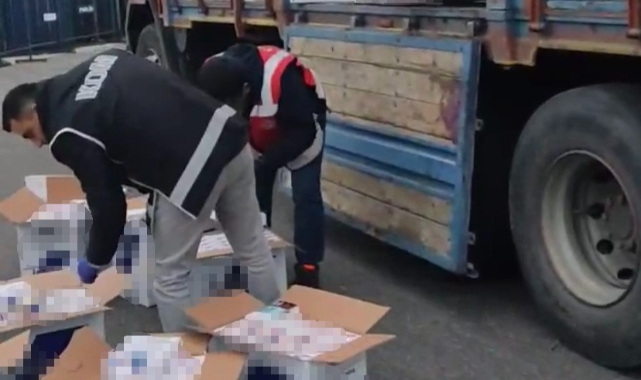 Kamyon kasasından 2 milyon makaron ele geçirildi