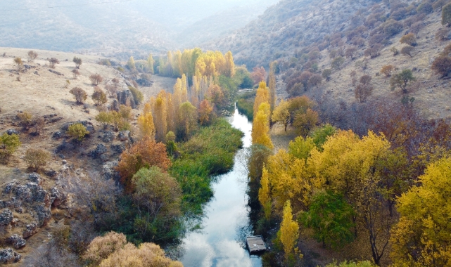 Karasu Çayı sonbahar renklerine büründü