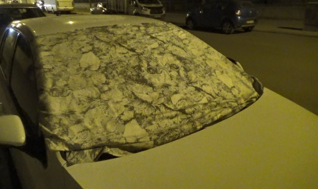 Kars'ta araçlara battaniye önlemi