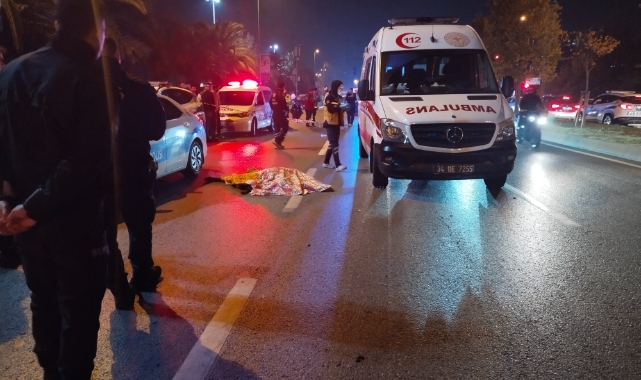 Kartal'da hızını alamayan otomobil yayaya çarptı  