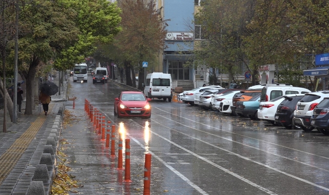 Kırklareli'nde sağanak yağış etkili oluyor