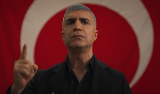 Kızıl Goncalar'da Atatürk sahnesi gündem oldu