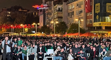 Kocaelispor taraftarları dev ekran başında coştu