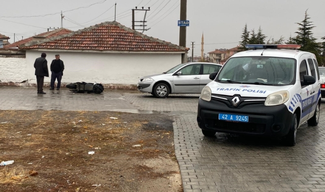 Konya'da otomobil elektrikli bisiklet ile çarpıştı