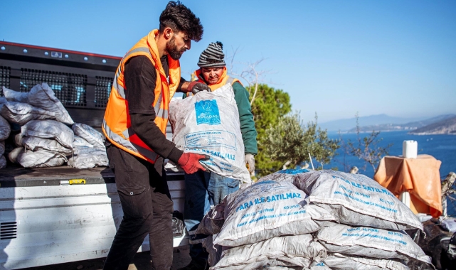 Kuşadası Belediyesi'nin kış malzemeleri yardımı