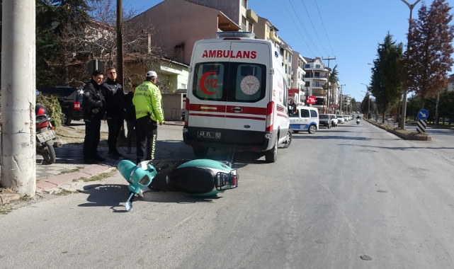 Kütahya'da motosiklet ile otomobil çarpıştı