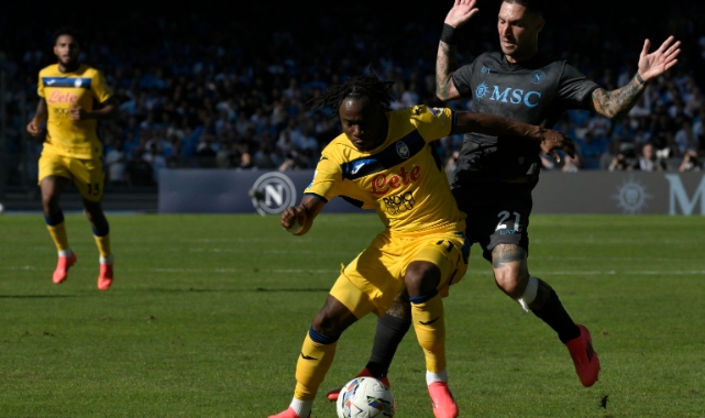 Lider Napoli'ye, Atalanta'dan çelme