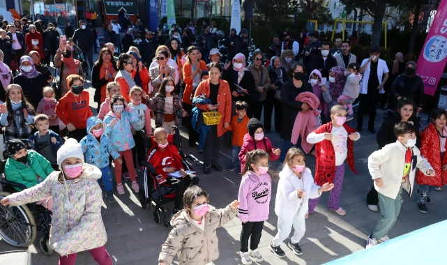 Lösemili çocuklar şenlik ile moral buldu