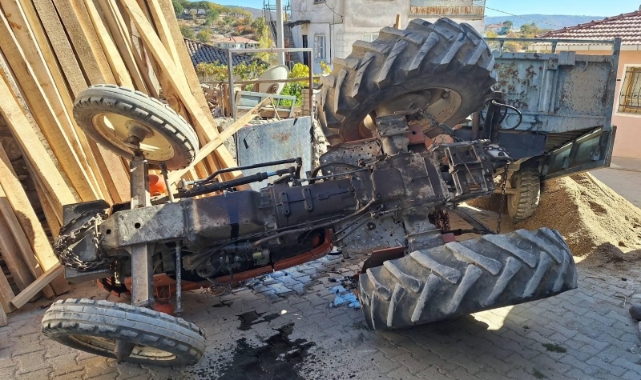 Manisa'da freni boşalan traktör ters döndü: 1 yaralı