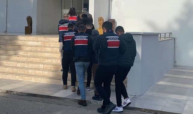 Manisa'nın 3 ilçesinde PKK-KCK operasyonu: 6 gözaltı