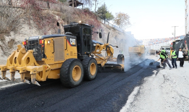 Mardin Büyükşehir Belediyesinden yol bakım çalışmaları