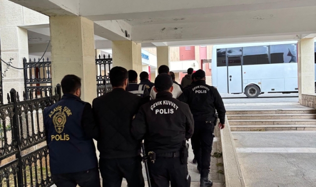 Mardin'de 1'i avukat 4 kişiyi yaralayan 4 şahıs tutuklandı