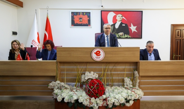 Meclis üyeleri onayladı Efeler’de 2 pazar kaldırıldı