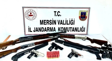 Mersin'de silah kaçakçılarını jandarma yakaladı