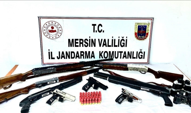 Mersin'de silah kaçakçılarını jandarma yakaladı