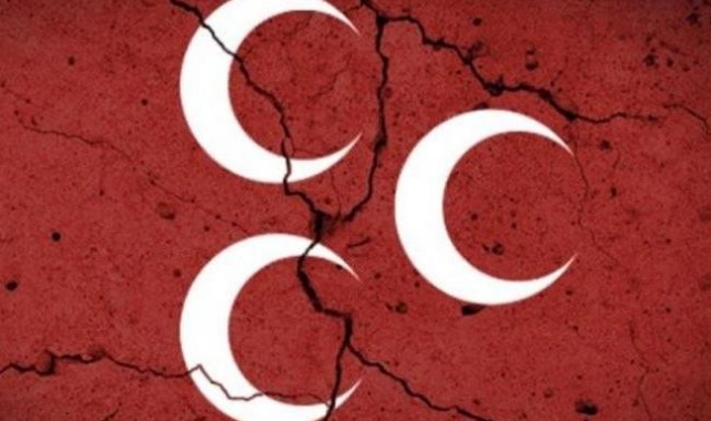 MHP Genel Başkan Yardımcısı Yalçın duyurdu! 3 vekilin istifası istendi