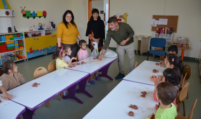 Minik çocuklar için tohum topları atölyesi açıldı