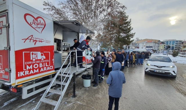 Mobil ikram aracı binlerce kişiye hizmet veriyor