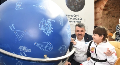 Molla Yegan Çocuk Üniversitesi'nde minikler uzayı keşfediyor