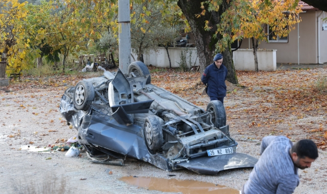 Muğla'da bir otomobil kağıt gibi ezildi: 3 yaralı