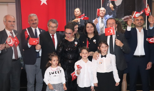 Nihat Yeşiltaş, Mestanlı Yöresi Kültür ve Dayanışma Derneği’nin Cumhuriyet Bayramı programına katıldı