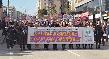 Nilüfer Belediyesi ve Nilüfer Kent Konseyi Kadın Meclisi'nden kadına şiddetle mücadele yürüyüşü