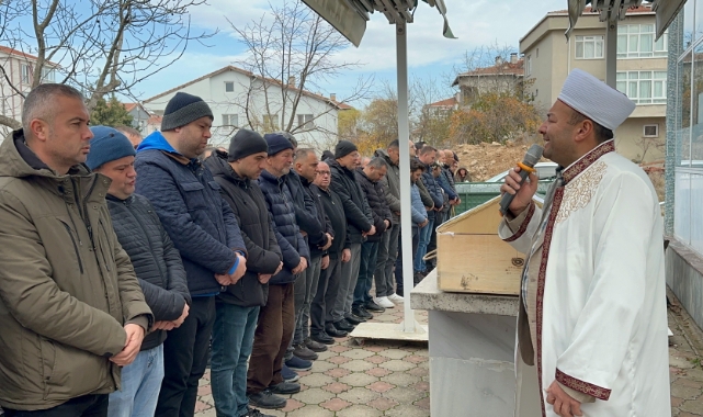 Oğlu tarafından bıçaklanarak öldürülen baba toprağa verildi