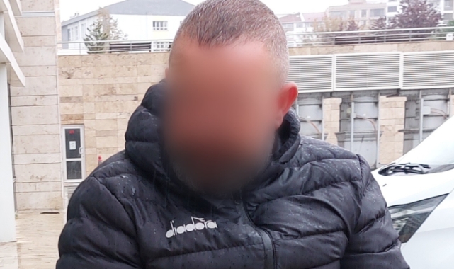 Oğlunu yaralayanı bıçakladı