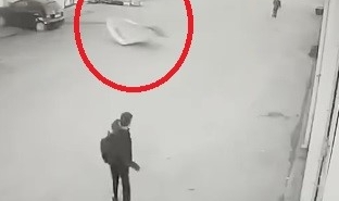 Bursa'da okula giden öğrenci saniyeler ile faciadan kurtuldu