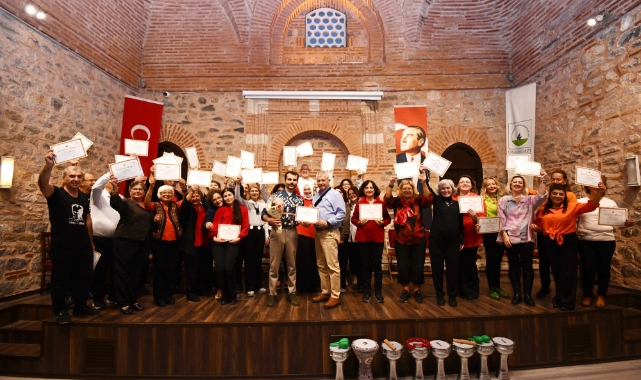 Osmangazi'de Ritim Atölyesi kursiyerleri sertifikalarını aldı