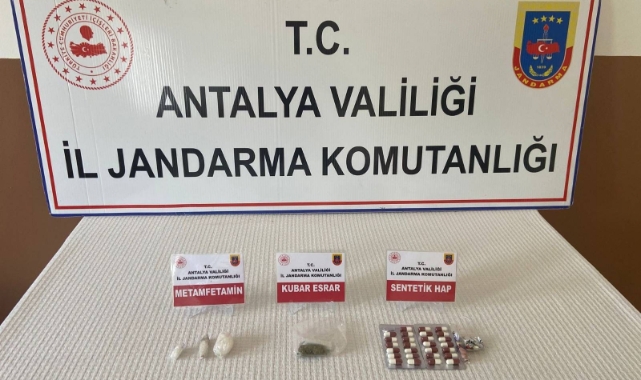 Otobüste üzerinden 5 çeşit uyuşturucu çıkan yolcu tutuklandı   