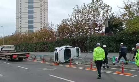 Otomobilin kamyonete çarptığı kaza maddi hasarla atlatıldı 